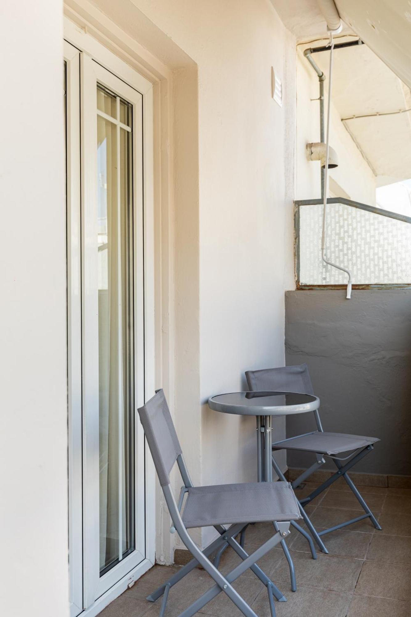 Camelia: Comfy * Thessaloniki